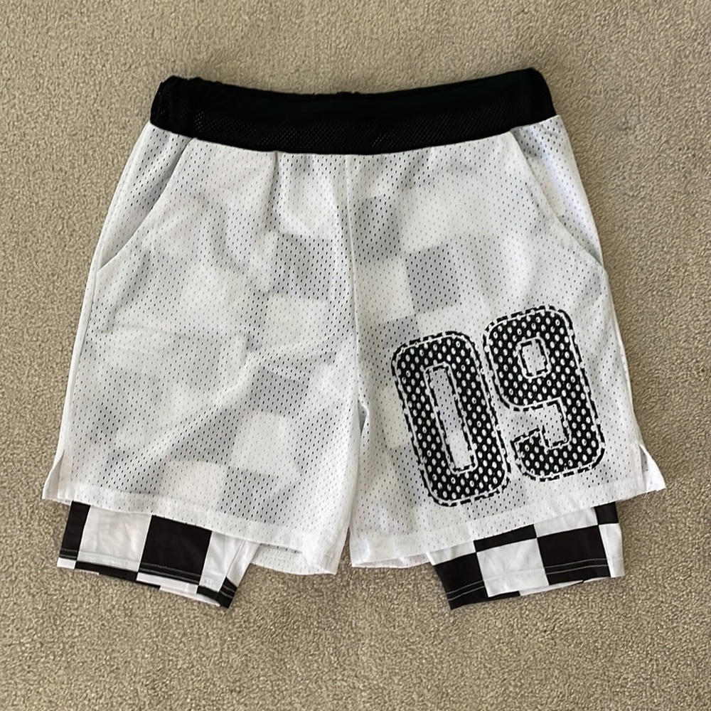 Gigantegym Gym Shorts white and black checkers